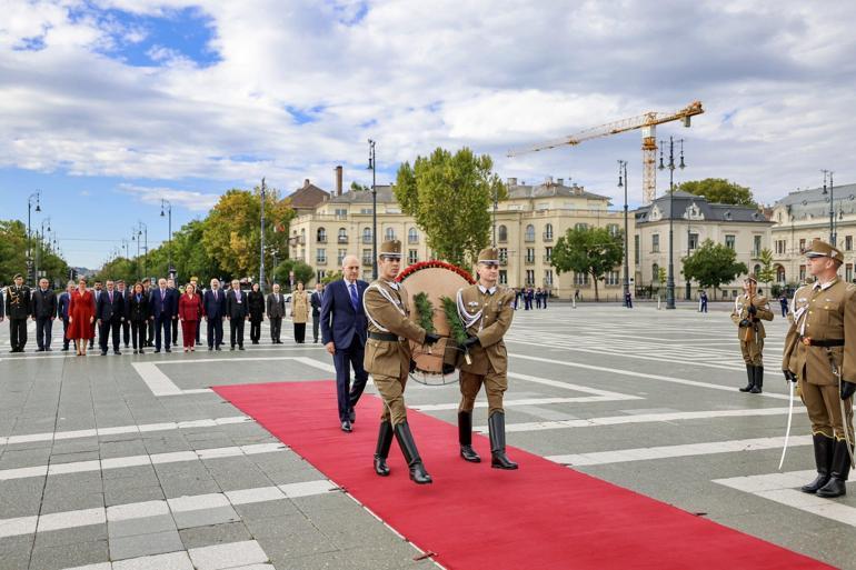 TBMM Başkanı Kurtulmuş, Türkiye’nin Budapeşte Büyükelçiliği’ni ziyaret etti