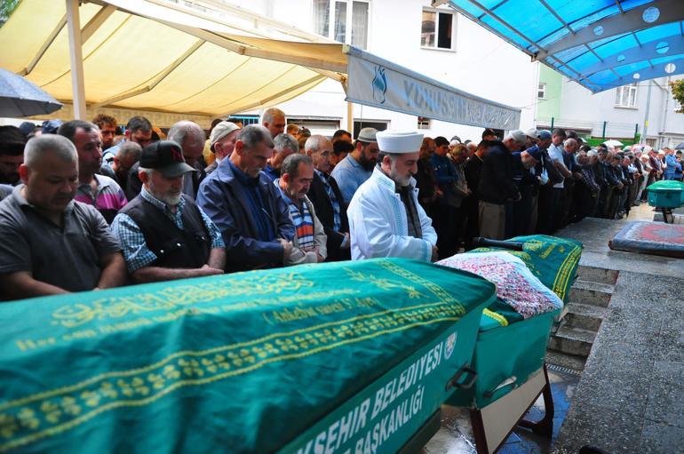 Manisada 5 kişinin öldüğü kaza kamerada