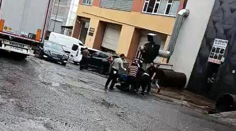 Esenyurtta tekmeli yumruklu ürün indirme kavgası