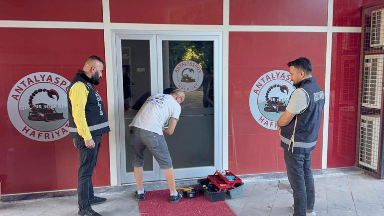 Antalya Büyükşehir Belediyesi’ne yönelik 6ncı dalga rüşvet operasyonu: 16 gözaltı