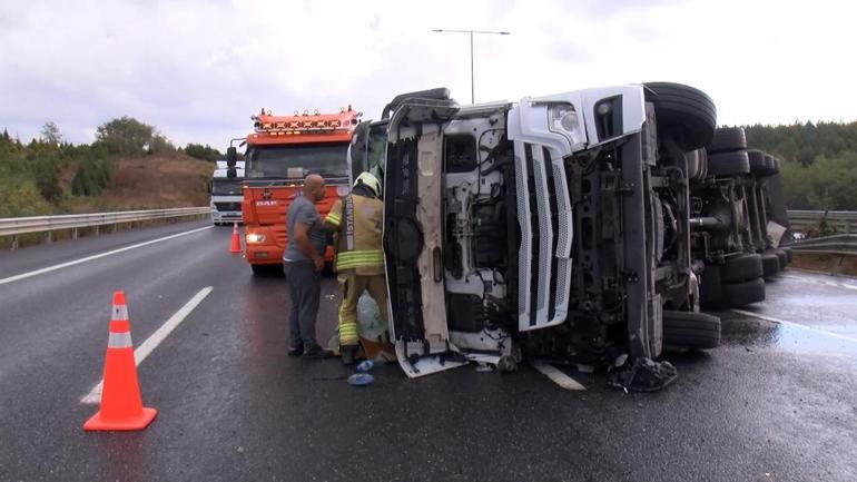Beykoz Kuzey Marmara Otoyolunda TIR devrildi