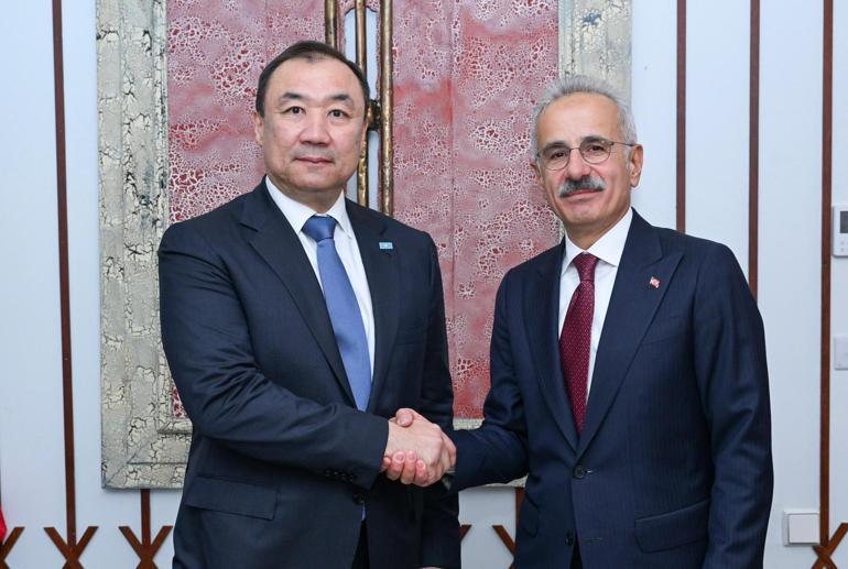 Bakan Uraloğlu, Kazakistan’da ikili görüşmeler gerçekleştirdi