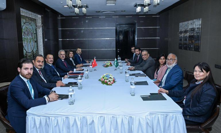 Bakan Uraloğlu, Kazakistan’da ikili görüşmeler gerçekleştirdi