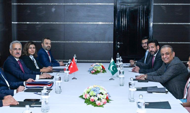 Bakan Uraloğlu, Kazakistan’da ikili görüşmeler gerçekleştirdi