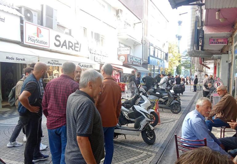 Duvarlarından sesler gelen bina tahliye edildi