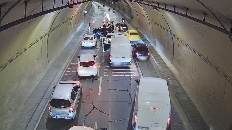 Kağıthane’de tüneli kapatıp asker uğurlaması yapan kişilere 27 bin 894 lira ceza