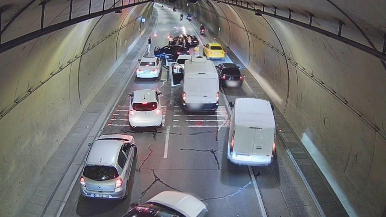 Kağıthane’de tüneli kapatıp asker uğurlaması yapan kişilere 27 bin 894 lira ceza