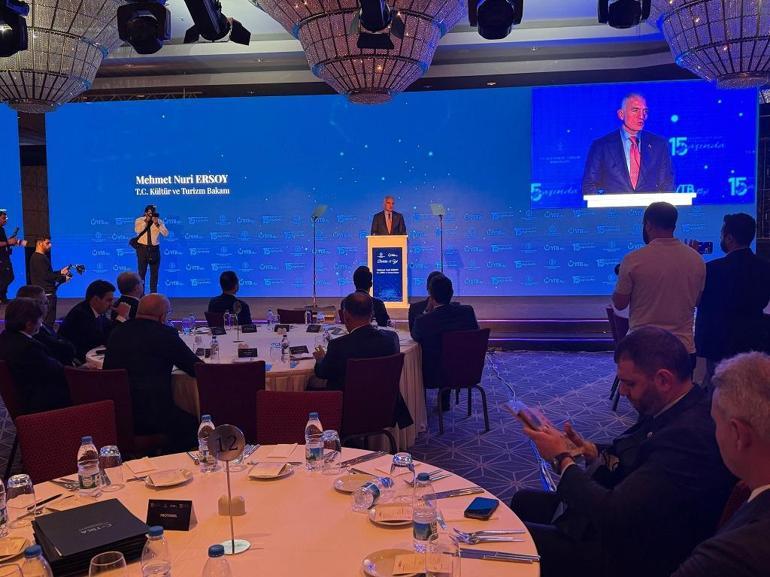 Bakan Ersoy: Avrupa ülkeleri başta olmak üzere 7 milyon Türk diasporası var