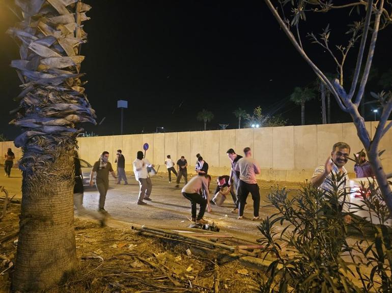 Adana’da İsrail protestosu; ABD Konsolosluğuna taşla saldırdılar