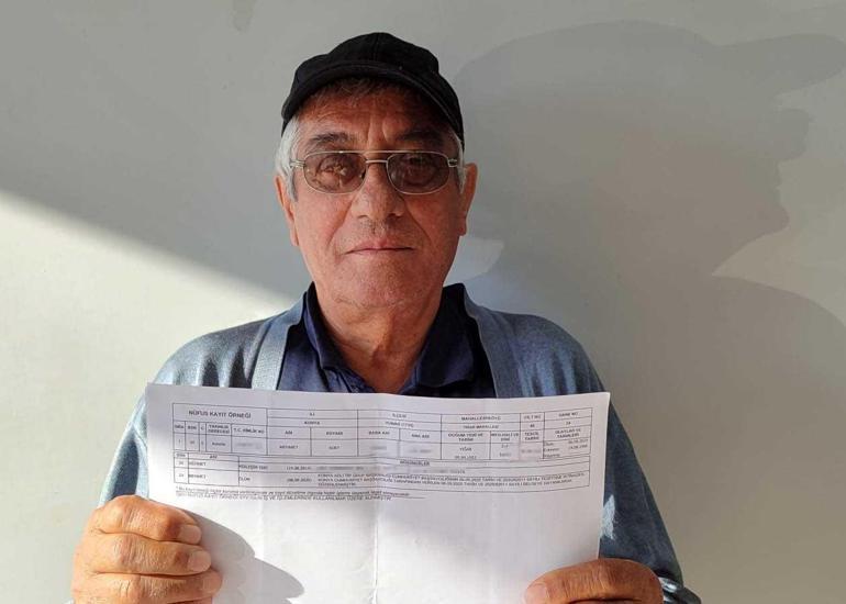 İsim benzerliği nedeniyle kayıtlara ‘ölü’ olarak geçti; yaşadığını ispatlamaya çalışıyor