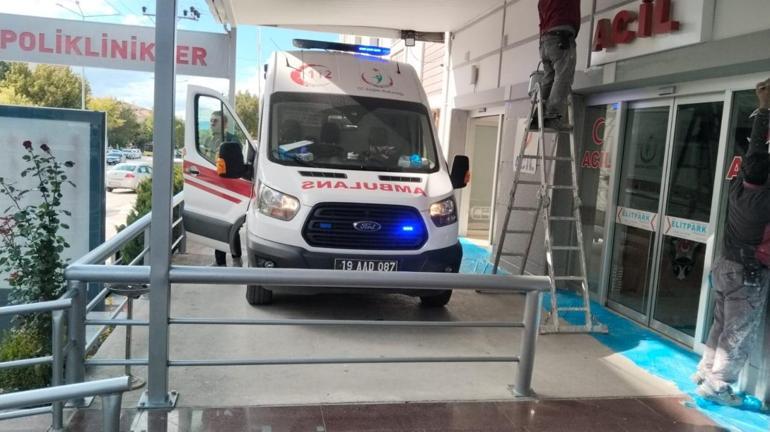 Okulda rahatsızlanan 12 öğrenci gıda zehirlenmesi şüphesiyle hastaneye kaldırıldı