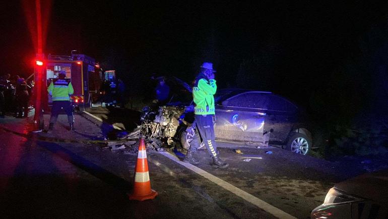 Eskişehir’de 2 otomobil çarpıştı; 1 ölü, 1’i AK Parti’li milletvekili 4 yaralı