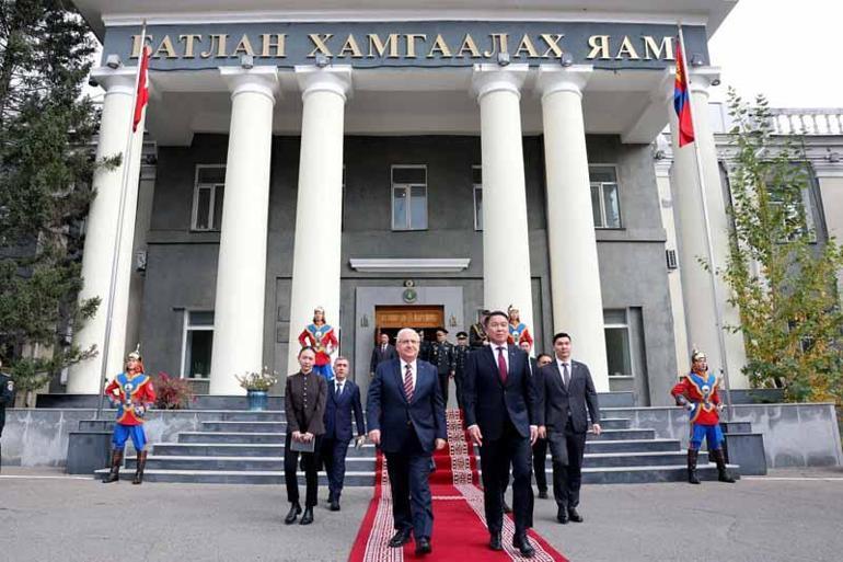 Milli Savunma Bakanı Güler, Moğolistan’da