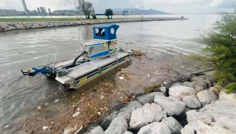 İzmirde sağanak etkili oldu