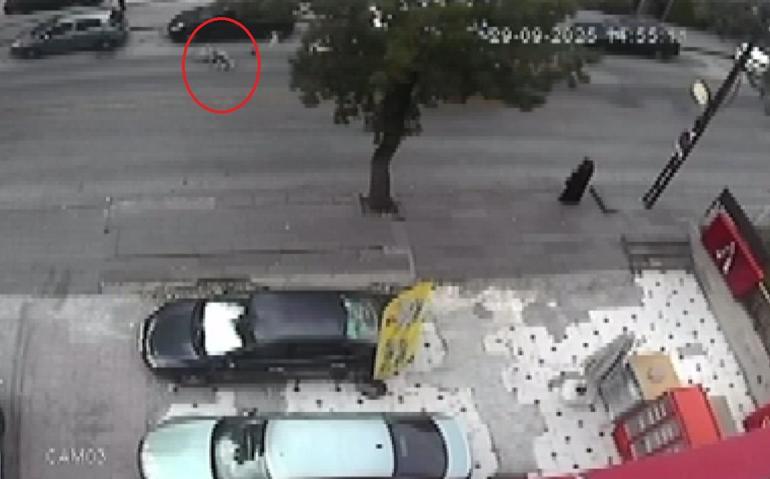 Ambulansın çarptığı yaya öldü; kaza kamerada