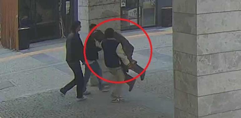 Bursa’da gençlerden Nazım ve Münevver’e tebessüm ettiren dokunuş