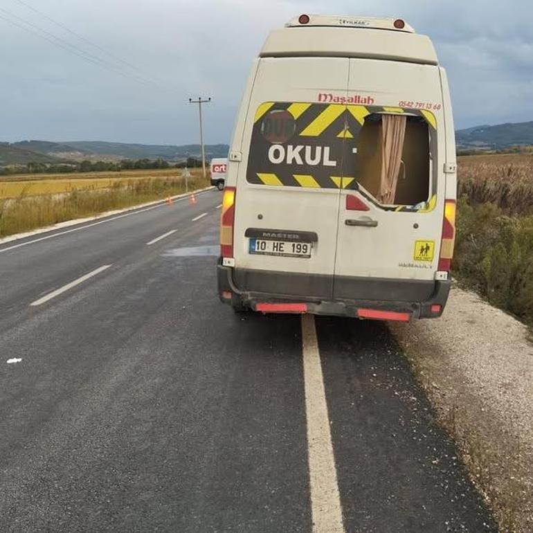 Balıkesir’de öğrenci servisi ile otomobil çarpıştı: 2 ölü, 7 yaralı