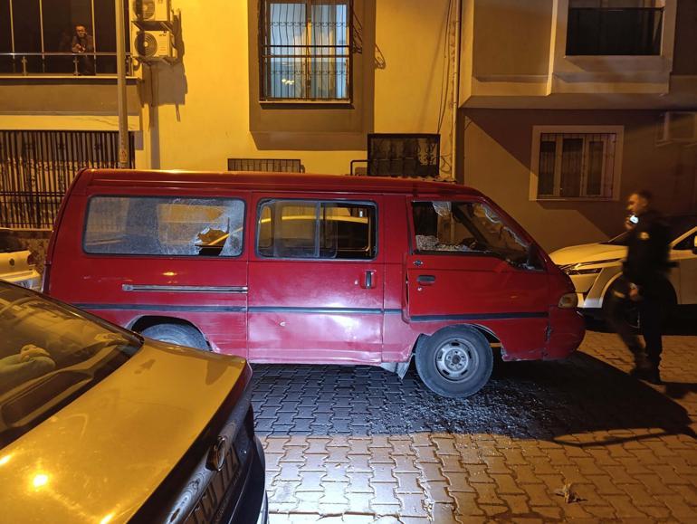 Manisada seyir halindeki kamyonete silahlı saldırı; 3 yaralı