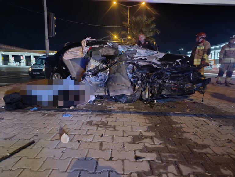 Manisada TIR ile otomobil çarpıştı: 1 ölü, 3 yaralı