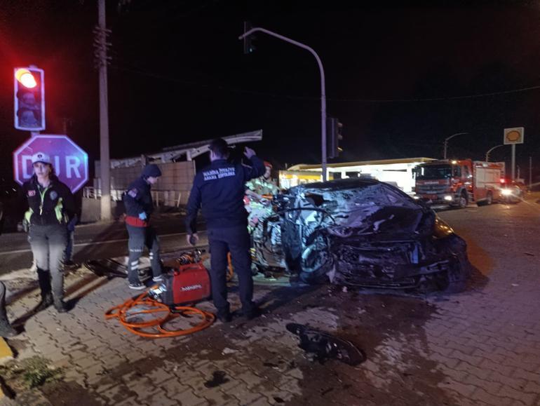 Manisada TIR ile otomobil çarpıştı: 1 ölü, 3 yaralı
