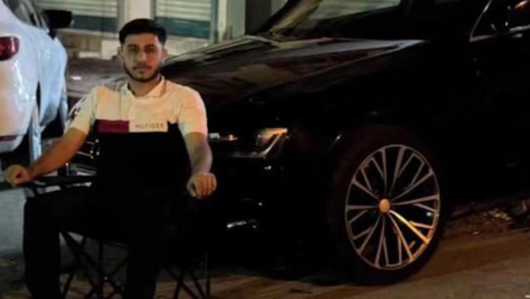 Otomobilin üst geçit merdivenlerine çarptığı kaza kamerada; 1 ölü