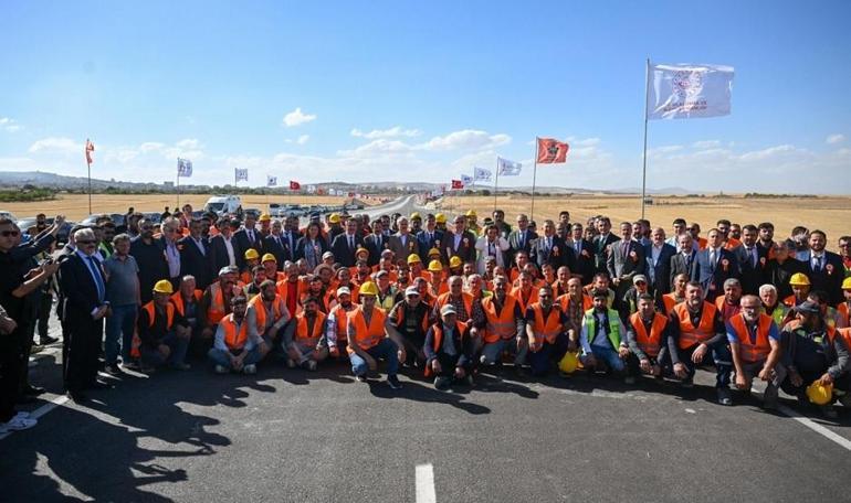 Bakan Uraloğlu: Yaptığımız her yol, Kaman’ın cevizini dünyaya taşıyan bir bağdır