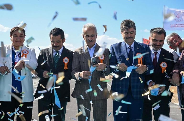 Bakan Uraloğlu: Yaptığımız her yol, Kaman’ın cevizini dünyaya taşıyan bir bağdır