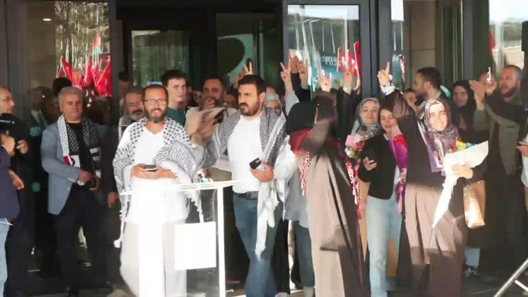 Küresel Sumud Filosu teknelerinde alıkonulan 137 kişi İstanbula geldi