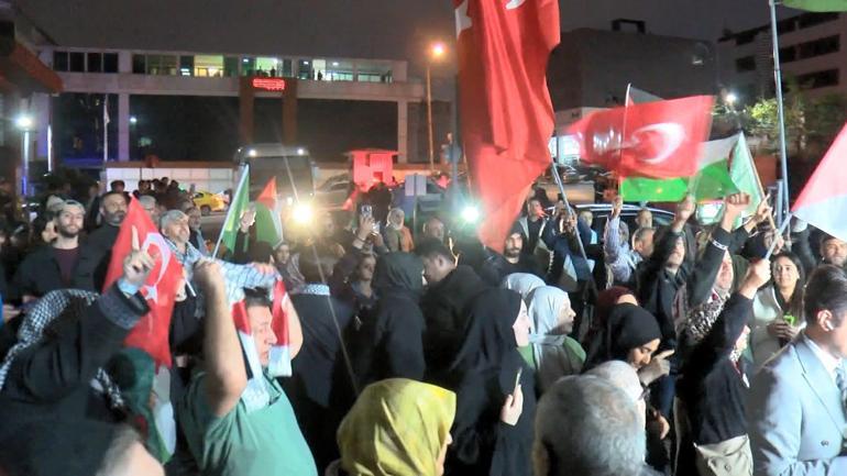 Küresel Sumud Filosu teknelerinde alıkonulan aktivistler sağlık kontrolü için Adli Tıp Kurumuna getirildi