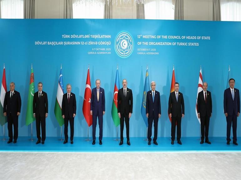 Cumhurbaşkanı Erdoğan, Türk Devletleri Teşkilatı 12’nci Zirvesi’nde aile fotoğrafı çekimine katıldı