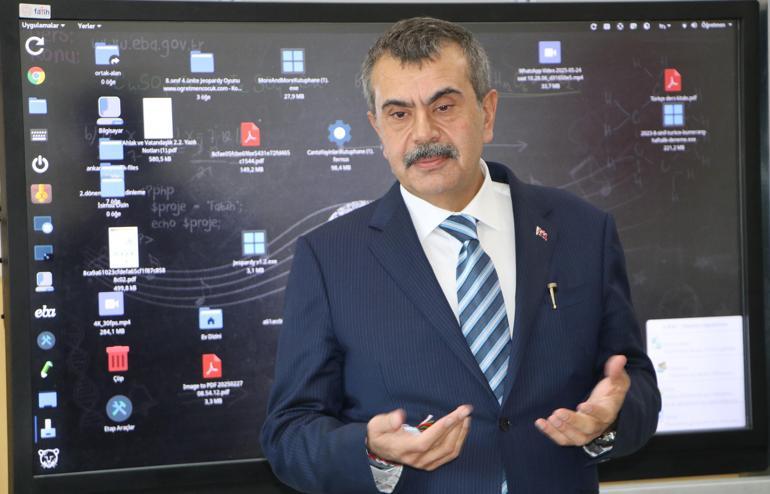 Bakan Tekin: Nerede olursa olsun zulüm altında inleyen bir insan varsa hep yanında olduk