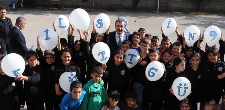 Bakan Tekin: Nerede olursa olsun zulüm altında inleyen bir insan varsa hep yanında olduk