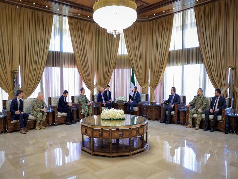 Suriye Cumhurbaşkanı Şara ile ABD temsilcisi Barrack görüştü