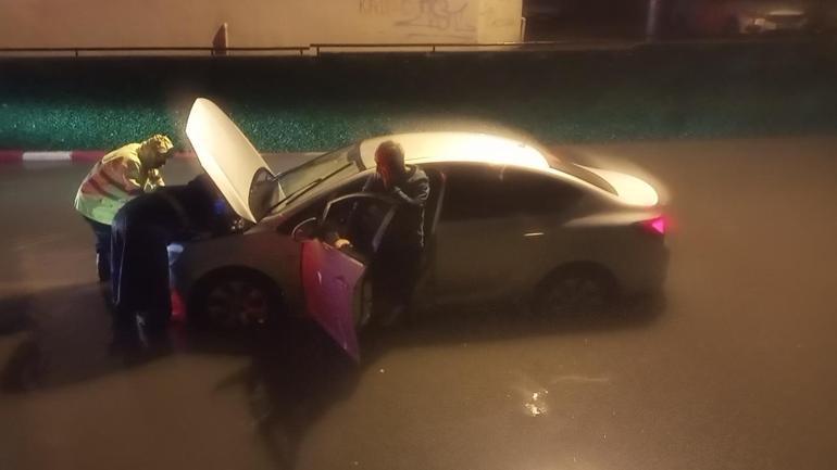 Aydında sağanak nedeniyle bazı yollar suyla doldu