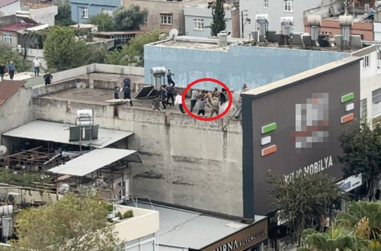 Polise bıçakla saldıran uyuşturucu bağımlısı, bacağından vurularak etkisiz hale getirildi