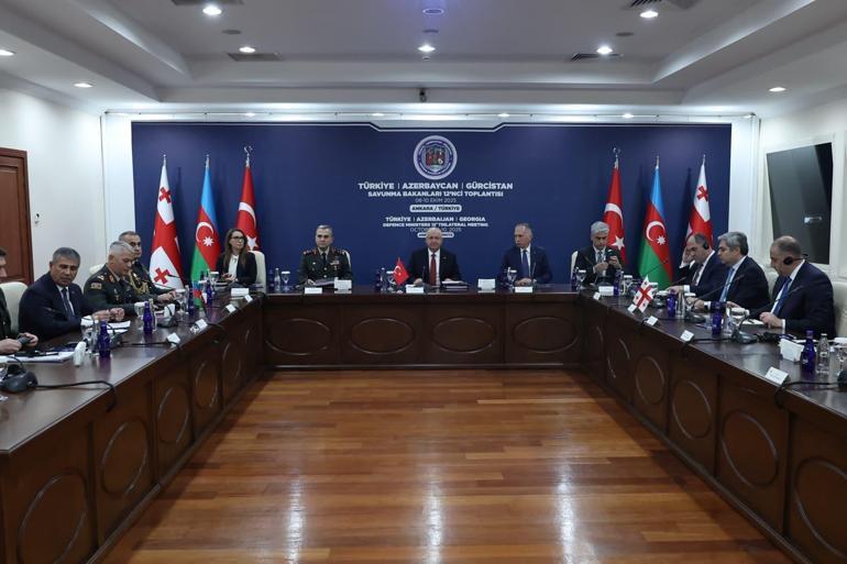 Ankarada Türkiye-Azerbaycan-Gürcistan Üçlü Savunma Bakanları Toplantısı