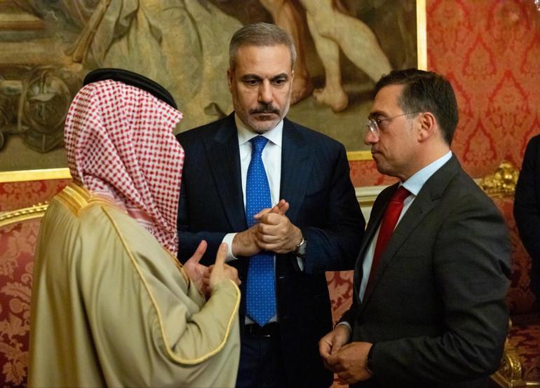 Dışişleri Bakanı Fidan, Pariste düzenlenen Gazze konulu toplantıya katıldı