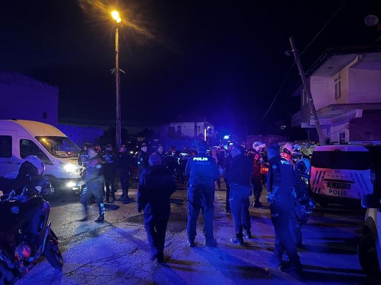 Kayseride bakkalda bıçaklı yan bakma kavgası: 1 yaralı