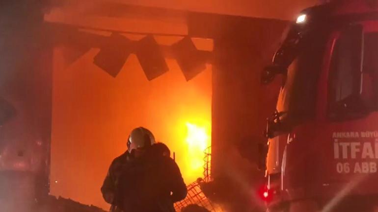 Ankarada geri dönüşüm fabrikasında yangın