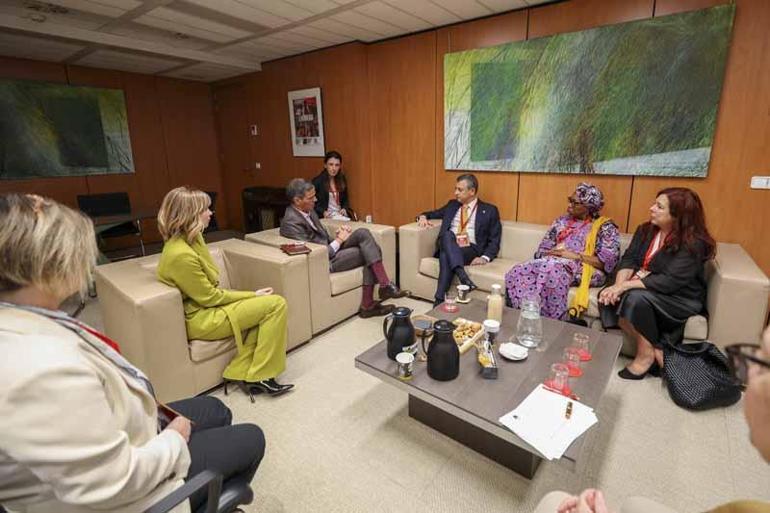 CHP Genel Başkanı Özel, İspanya Başbakanı Sanchez ile görüştü