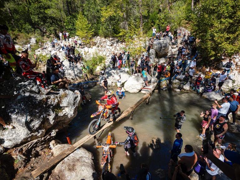 Sea To Sky Enduro Motosiklet Yarışı’nın Orman Etabı’nda lider Manuel Lettenbichler