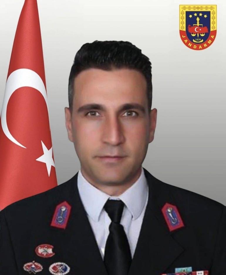 Jandarma aracı otomobille çarpıştı: 2 şehit