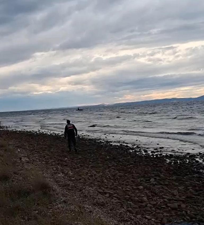 Çanakkale açıklarında tekne battı; 3 ölü