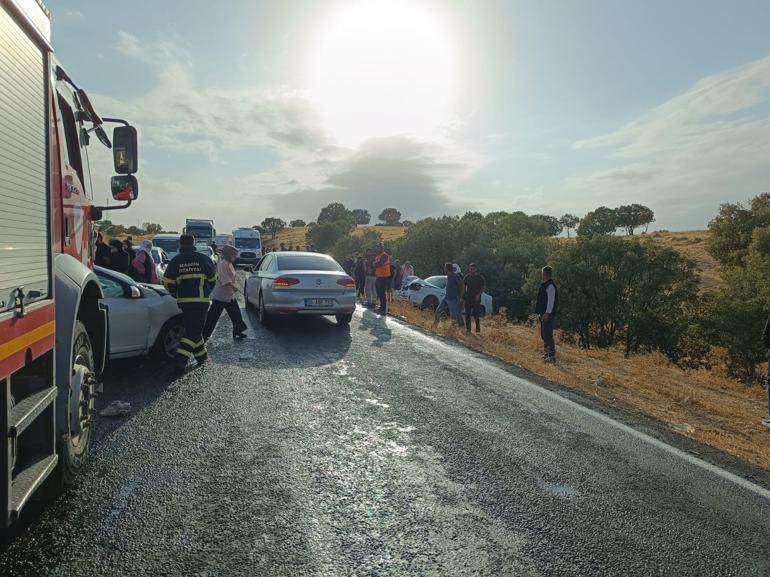 Mardinde otomobiller çarpıştı: 4 yaralı