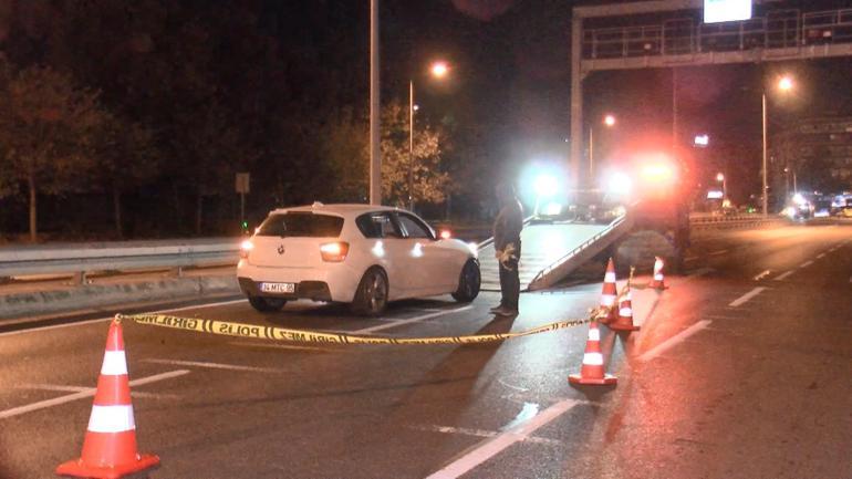 Bakırköyde polisin dur ihtarına uymadı, kaçarken 5 ekip aracına çaptı: 1 yaralı