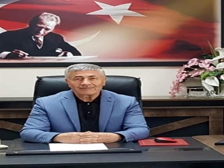 Kendi selasını okuttu
