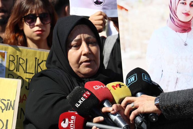 Rojin Kabaiş için yapılan yürüyüşte, üniversite öğrencisine otomobil çarptı