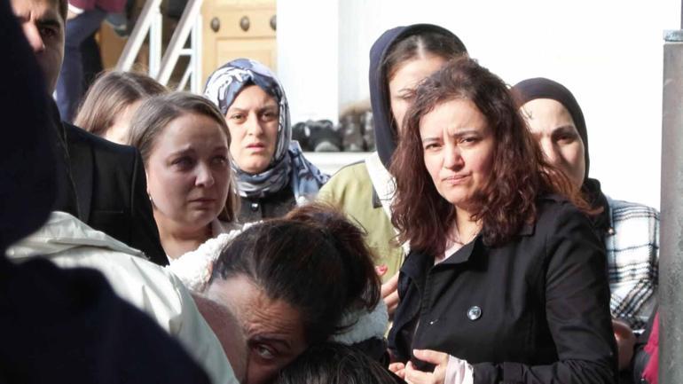 Esenyurtta çöp kamyonunun çarptığı Neşe Dökmeci toprağa verildi