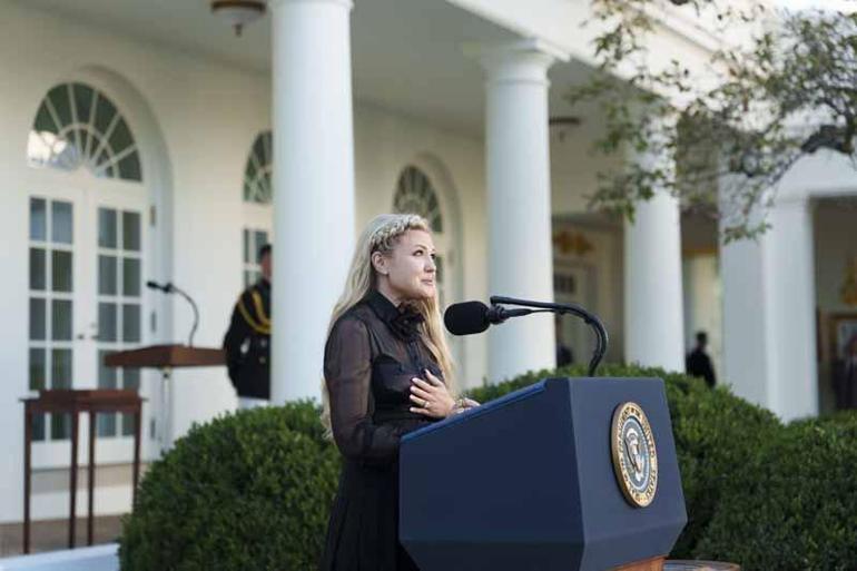 Trumptan öldürülen aktivist Charlie Kirke Özgürlük Madalyası