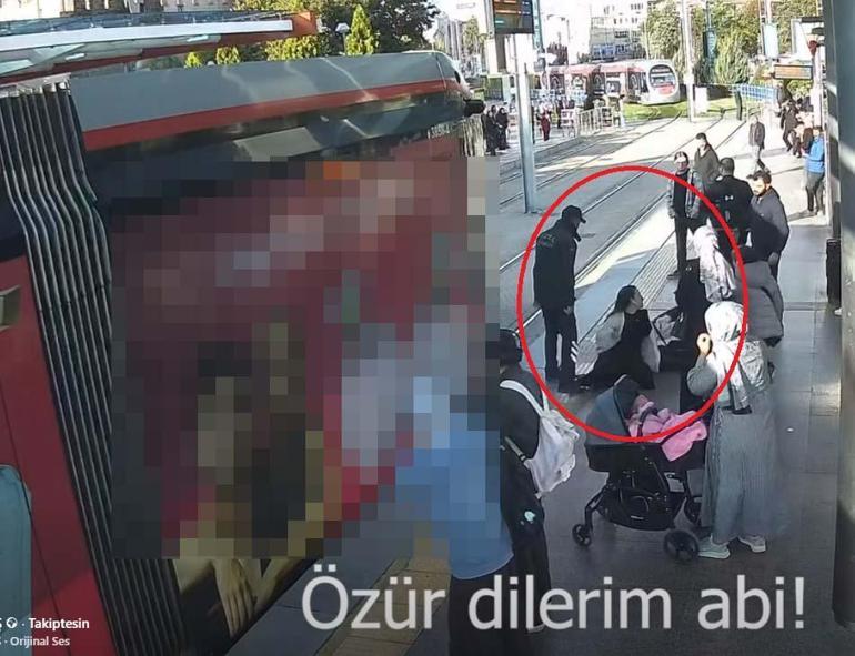 Yolcuyu, tramvayın altından kalmaktan kurtaran güvenlik görevlisine teşekkür belgesi